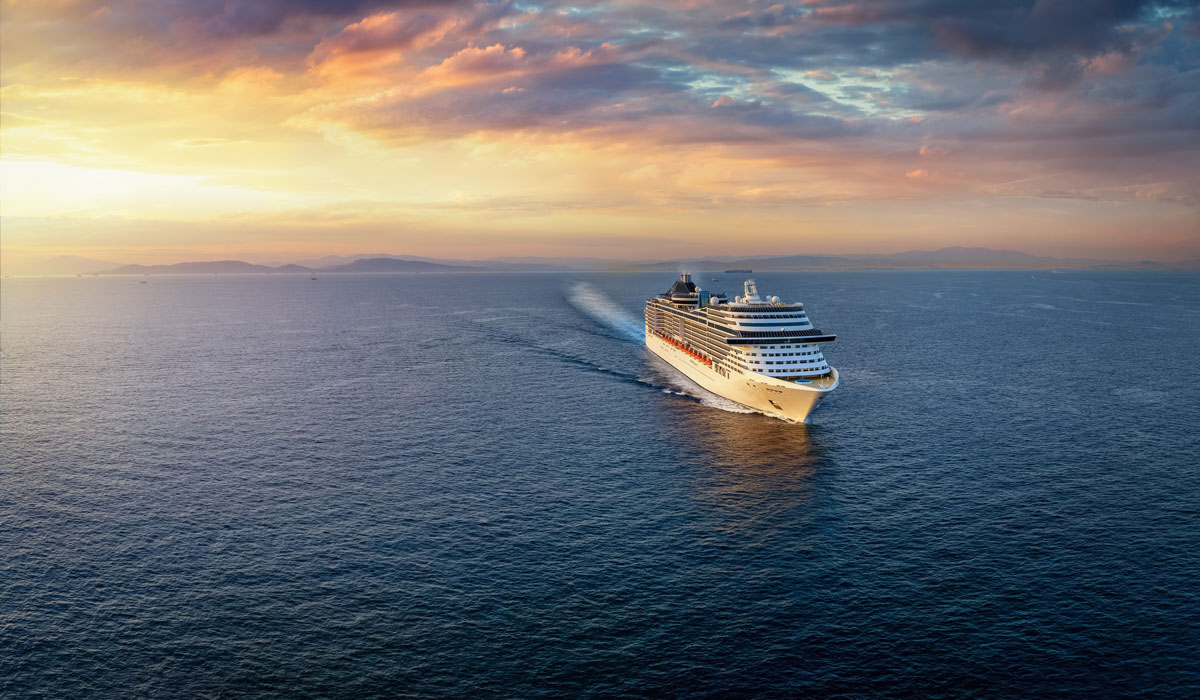 Small Cruise Ships vs Large Cruise Ships: Which Is Better?